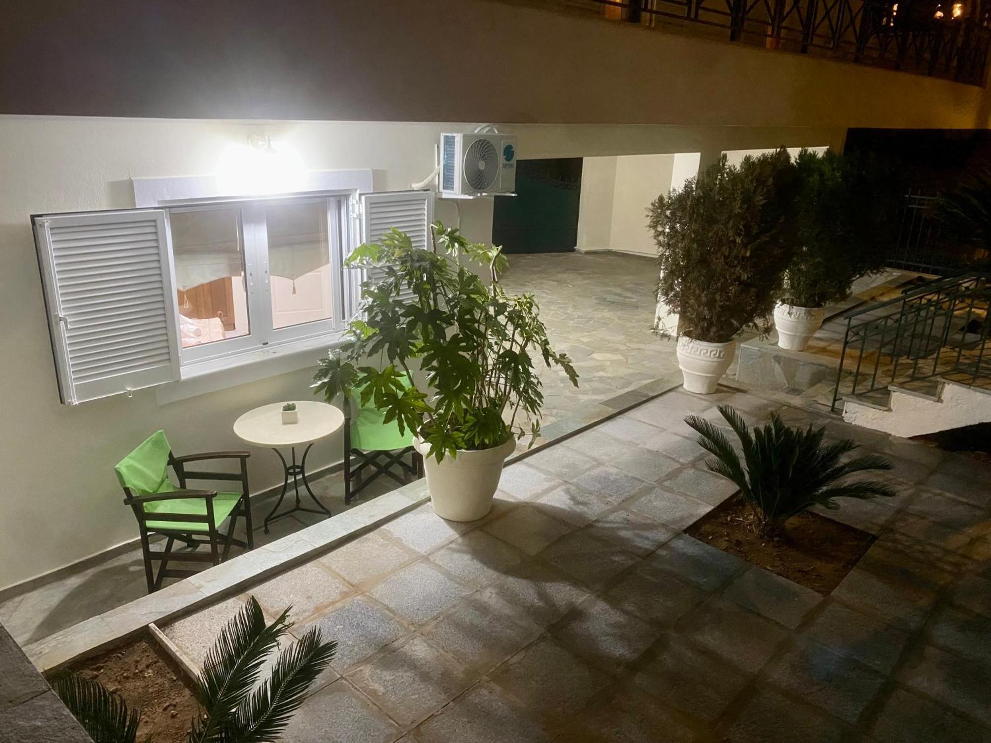 Nikos Apartment Szpáta Kültér fotó